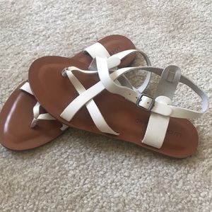 NEW Lucky brand criss cross sandals